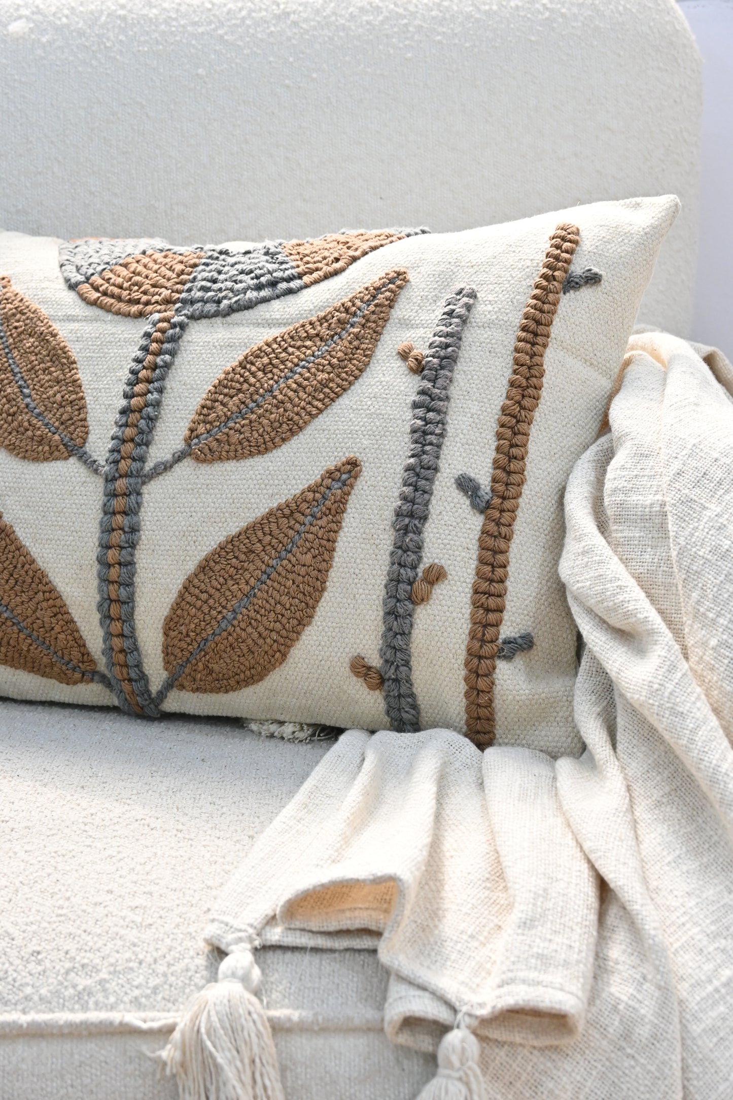 Draxel-  LUMABR CUSHION COVER