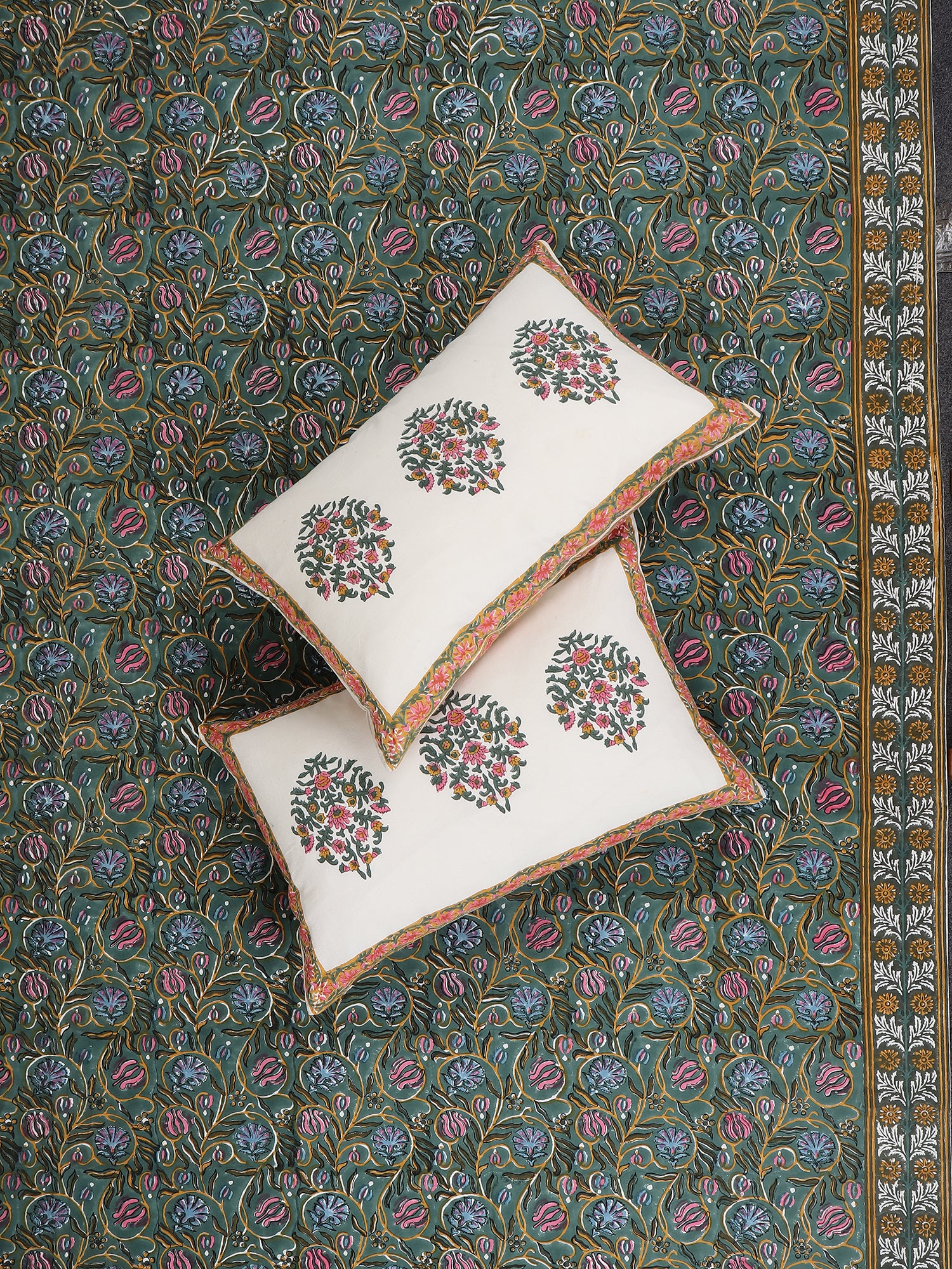 SERENEVE COTTON PRINTED DOUBLE BEDSHEET WITH PILLOW