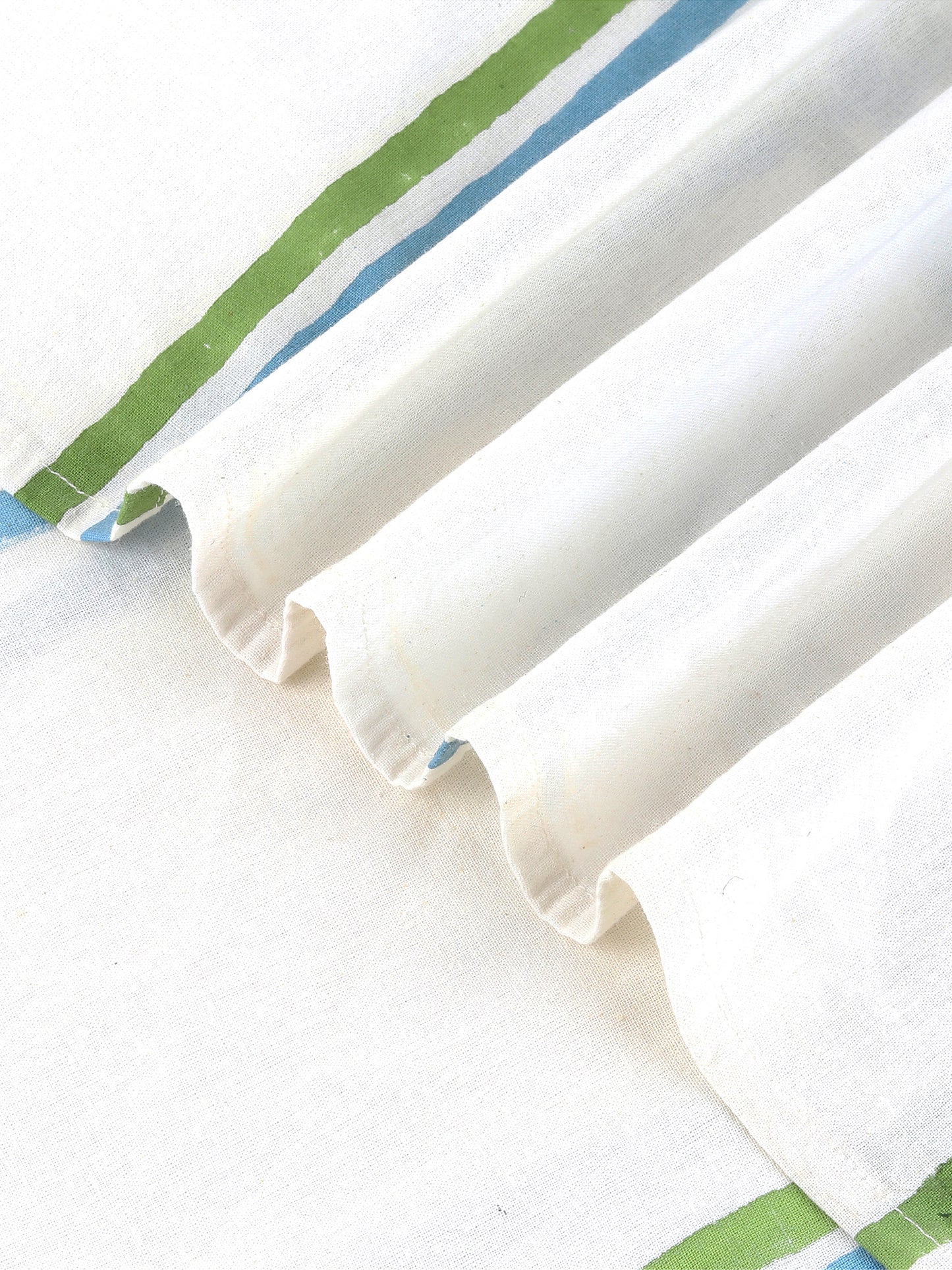 SNOOVIA COTTON PRINTED DOUBLE BEDSHEET WITH PILLOW