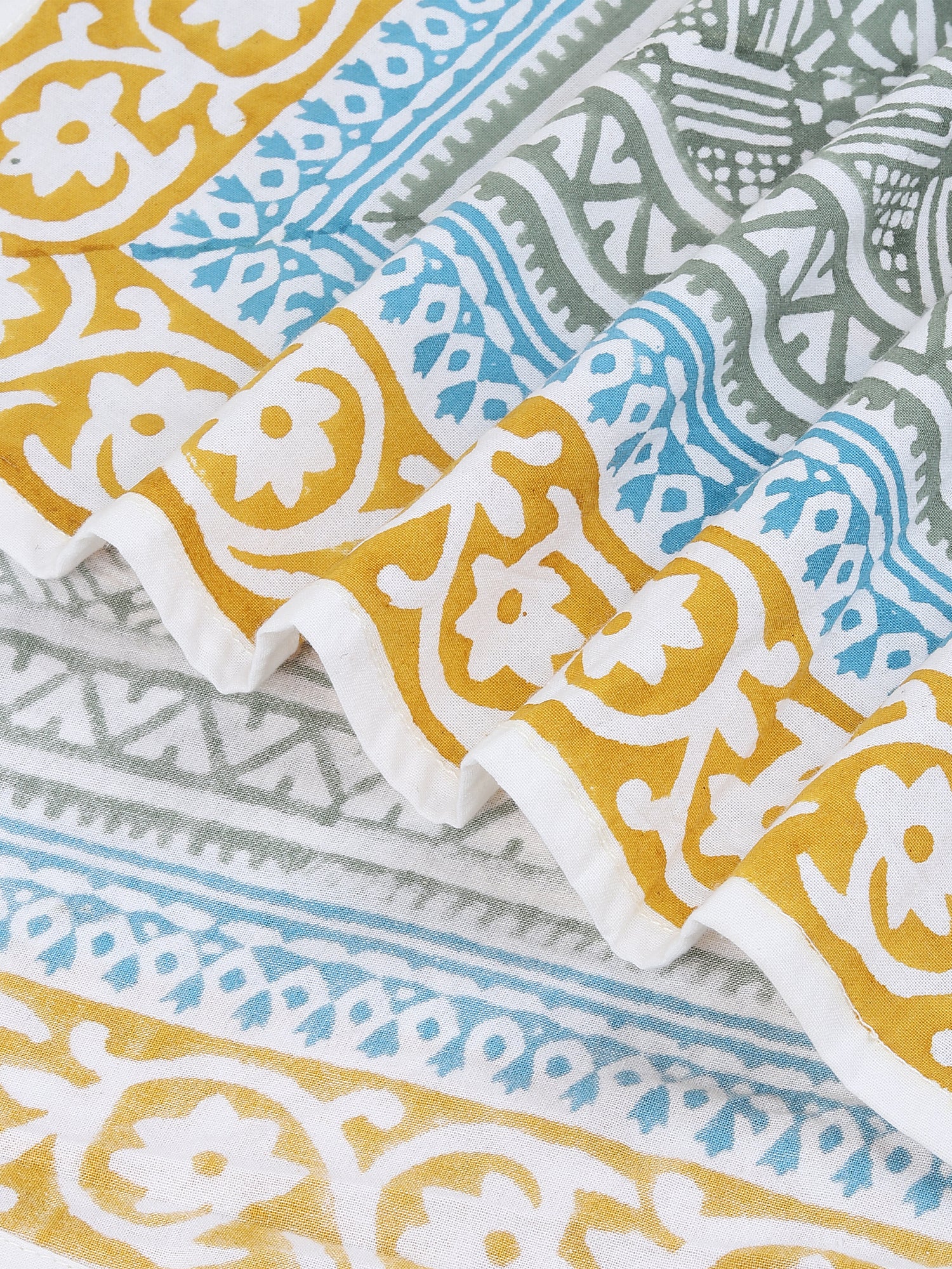 DOZORA COTTON PRINTED DOUBLE BEDSHEET WITH PILLOW