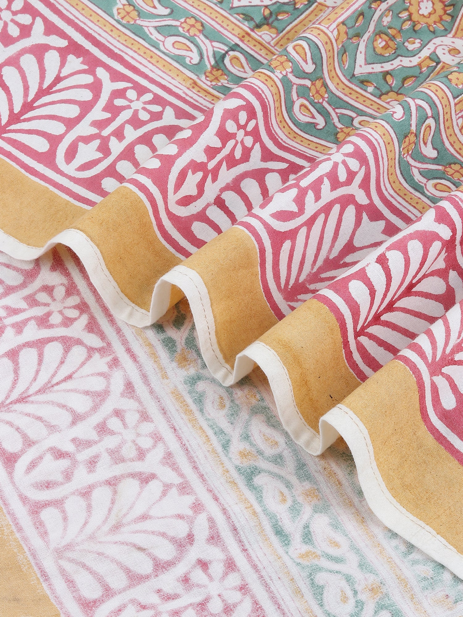 QUILORA COTTON PRINTED DOUBLE BEDSHEET WITH PILLOW