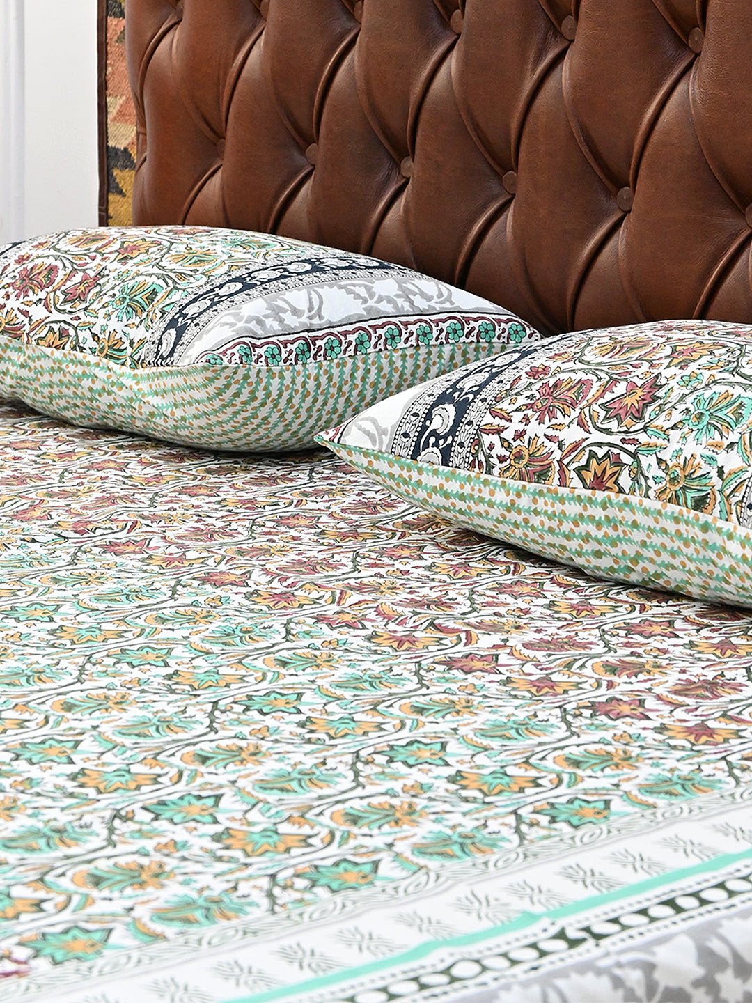 HAVANA GREEN & RED COTTON PRINTED DOUBLE BEDSHEET WITH PILLOW - ART AVENUE