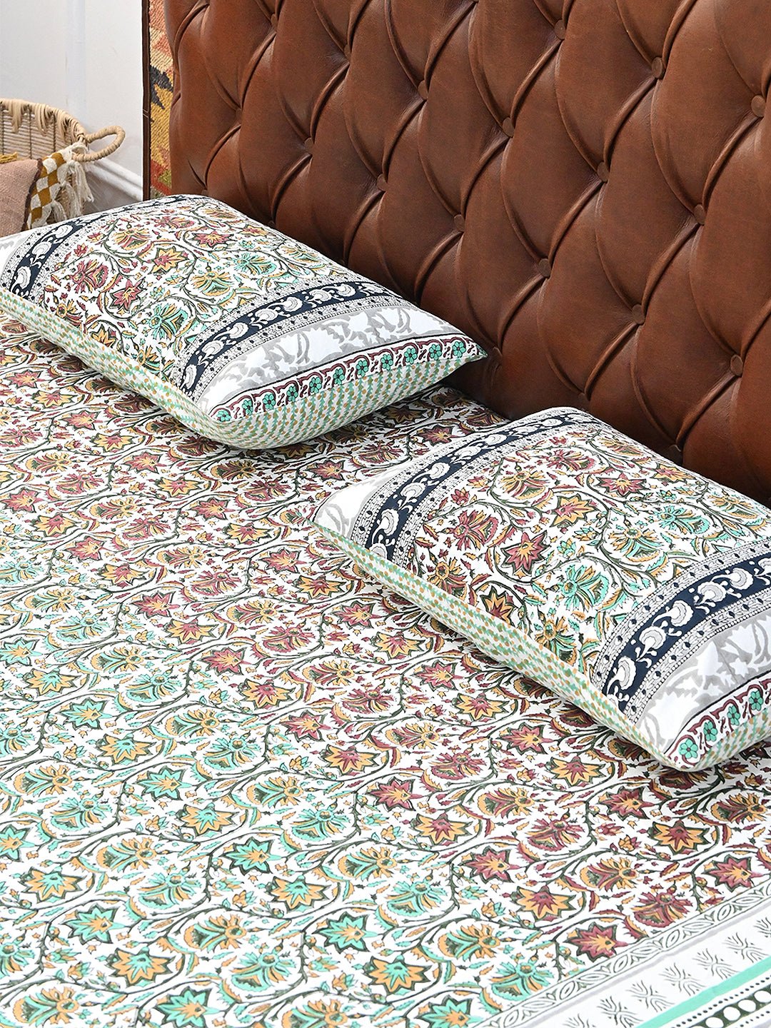 HAVANA GREEN & RED COTTON PRINTED DOUBLE BEDSHEET WITH PILLOW - ART AVENUE