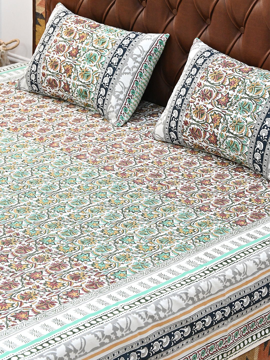 HAVANA GREEN & RED COTTON PRINTED DOUBLE BEDSHEET WITH PILLOW - ART AVENUE