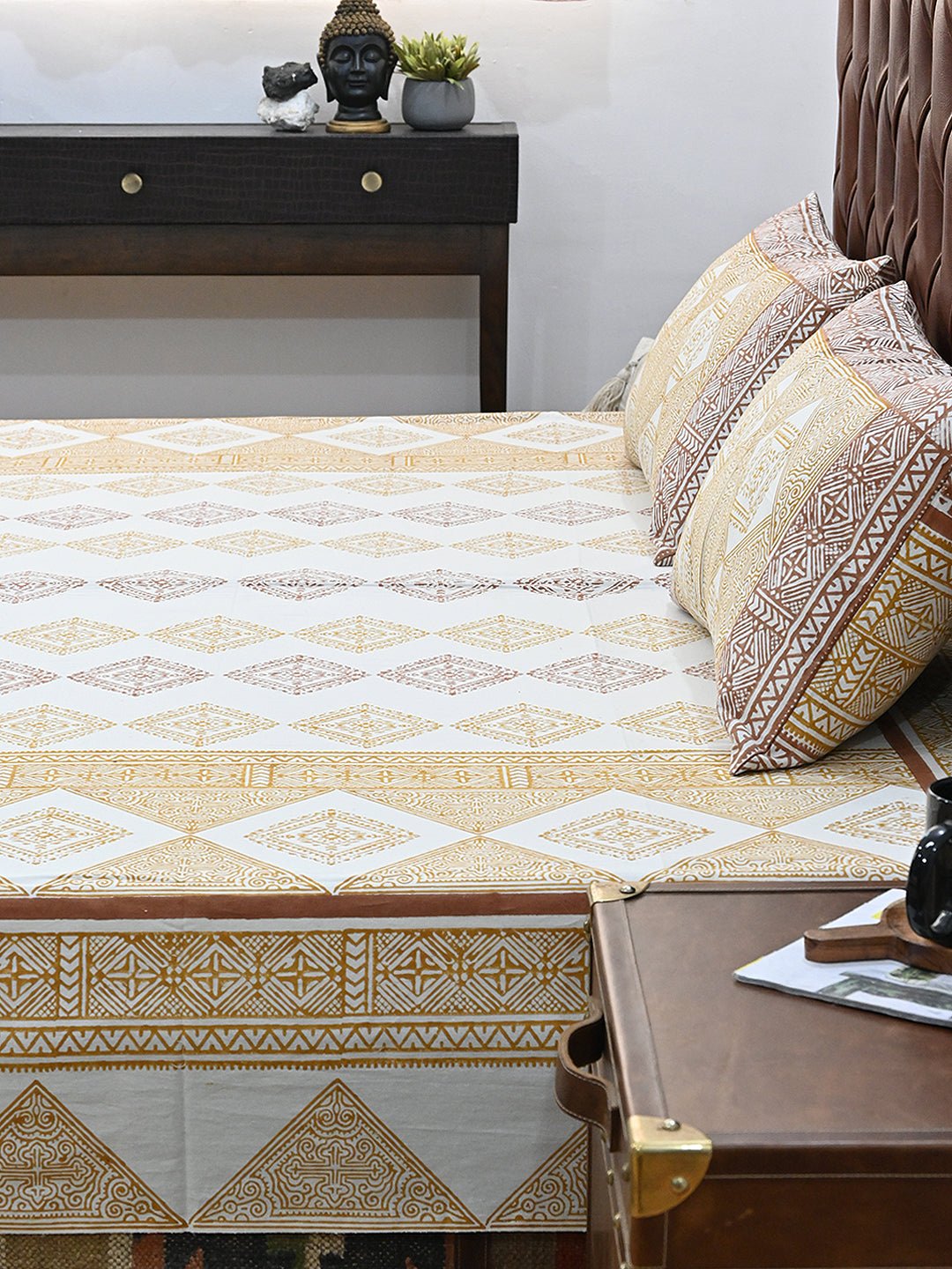 GEOMETRIC EARTHY TONE COTTON PRINTED DOUBLE BEDSHEET WITH PILLOW - ART AVENUE