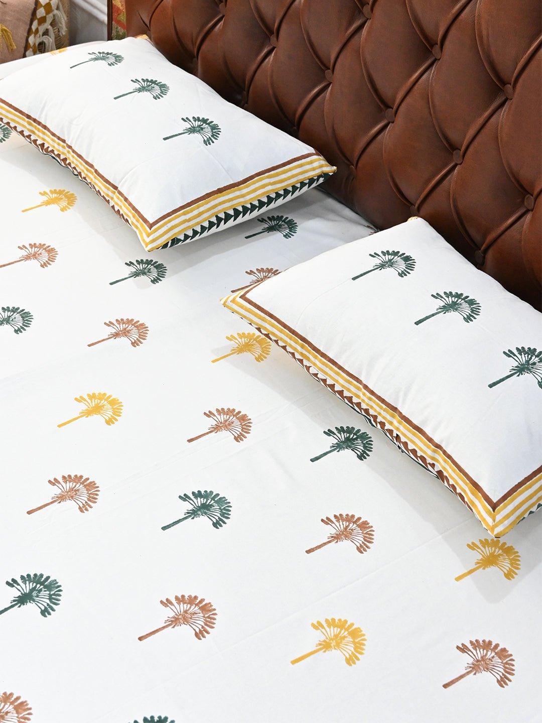PALM TREE COTTON PRINTED DOUBLE BEDSHEET WITH PILLOW - ART AVENUE