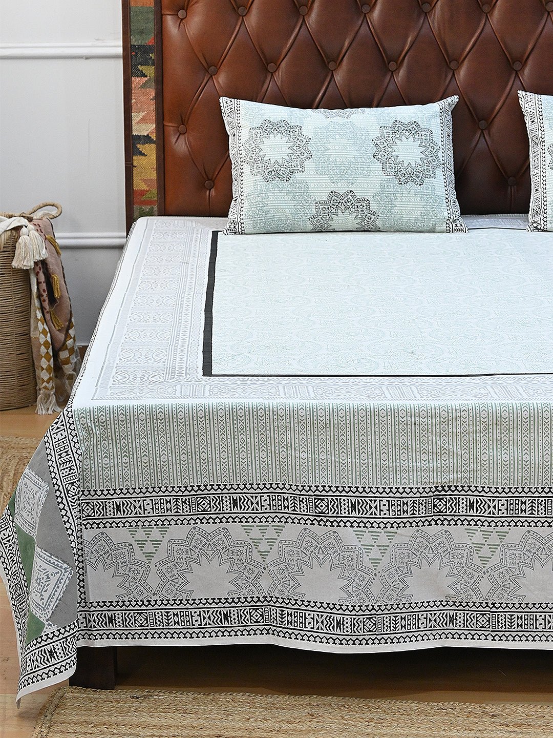 GREY LUXURIOUS COTTON PRINTED DOUBLE BEDSHEET WITH PILLOW - ART AVENUE