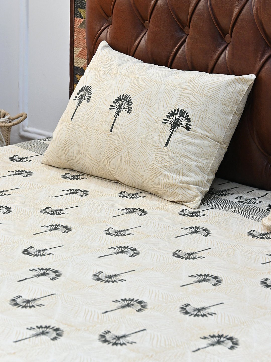 BLACK PALM TREE COTTON PRINTED DOUBLE BEDSHEET WITH PILLOW - ART AVENUE