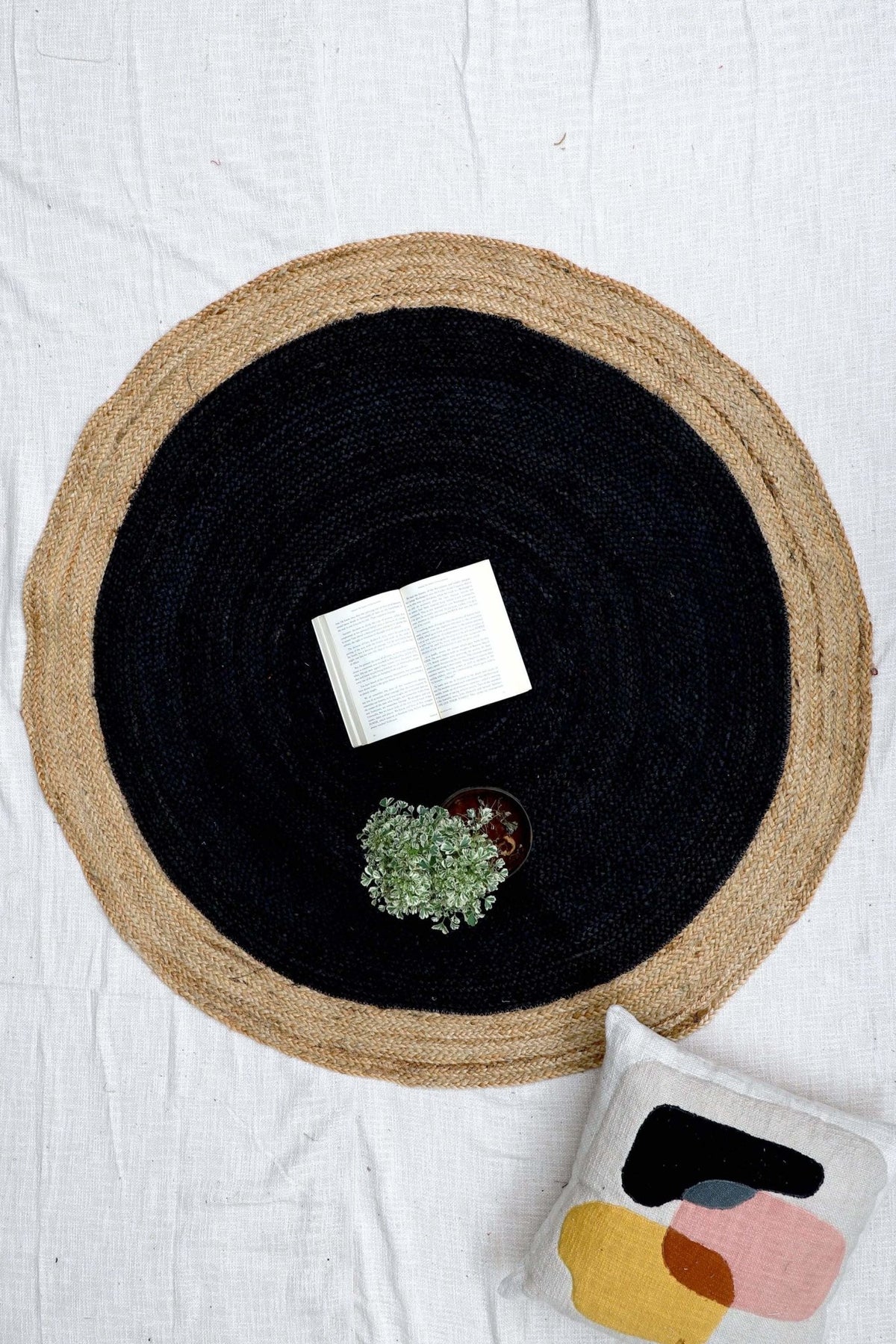 BIGGEST ROUND JUTE RUG