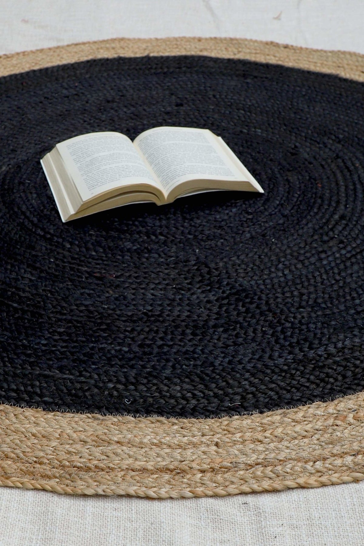 BIGGEST ROUND JUTE RUG