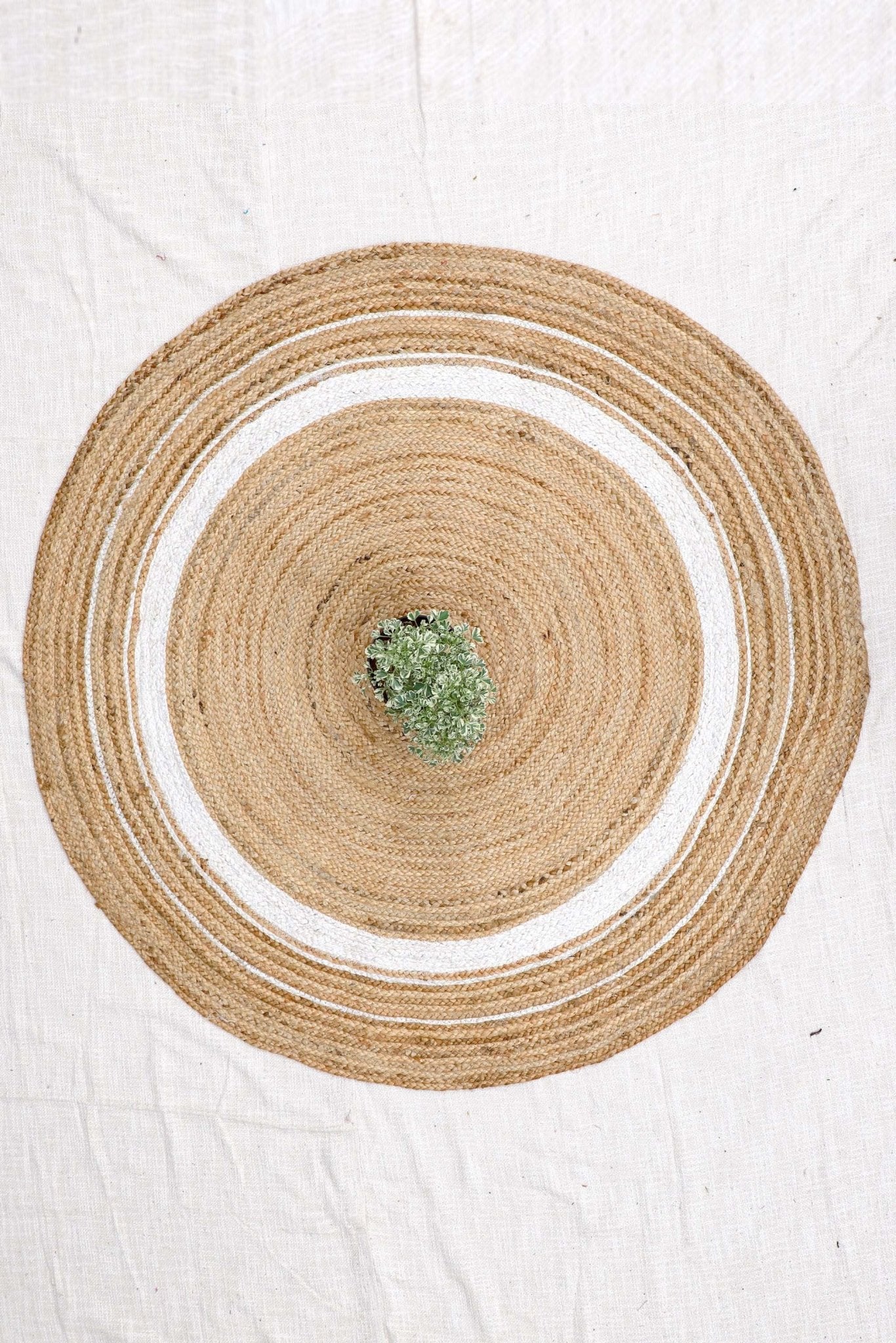 IN -ROUND RUG -NATURAL - ART AVENUE