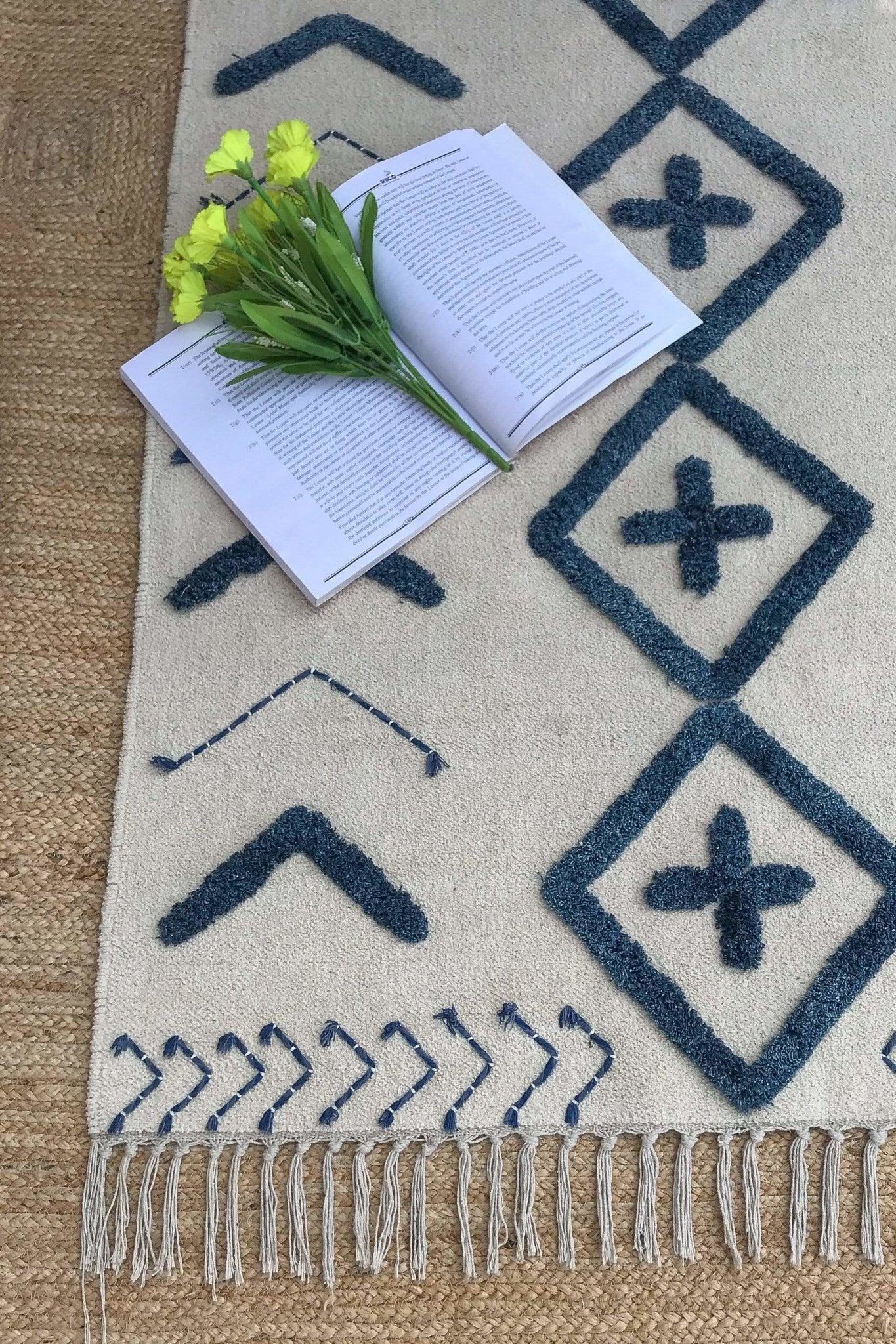 SANTA - TUFTED RUG – Art Avenue
